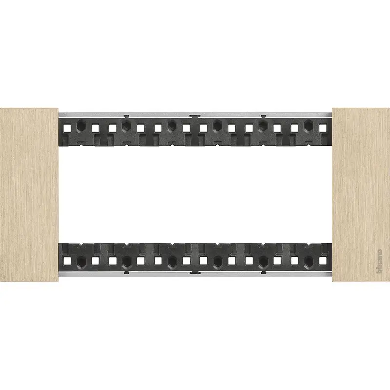 Placca Living Now 6 moduli - oro - materiale
